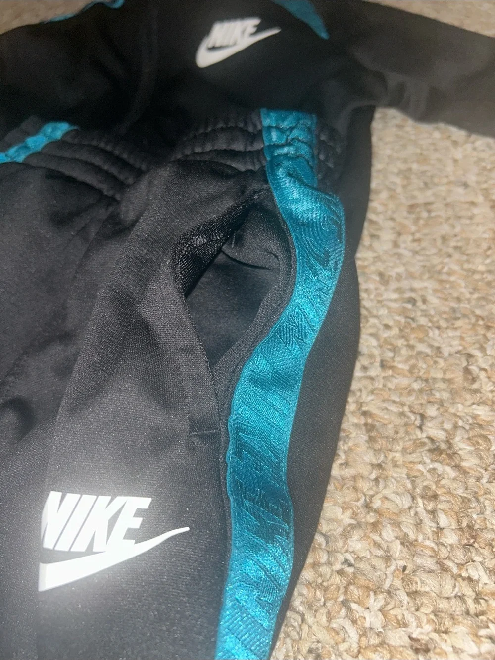Nike Set - Picture 5 of 6